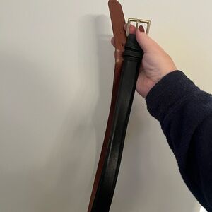 Coach black leather belt size 36. Minor wear on holes. Vintage